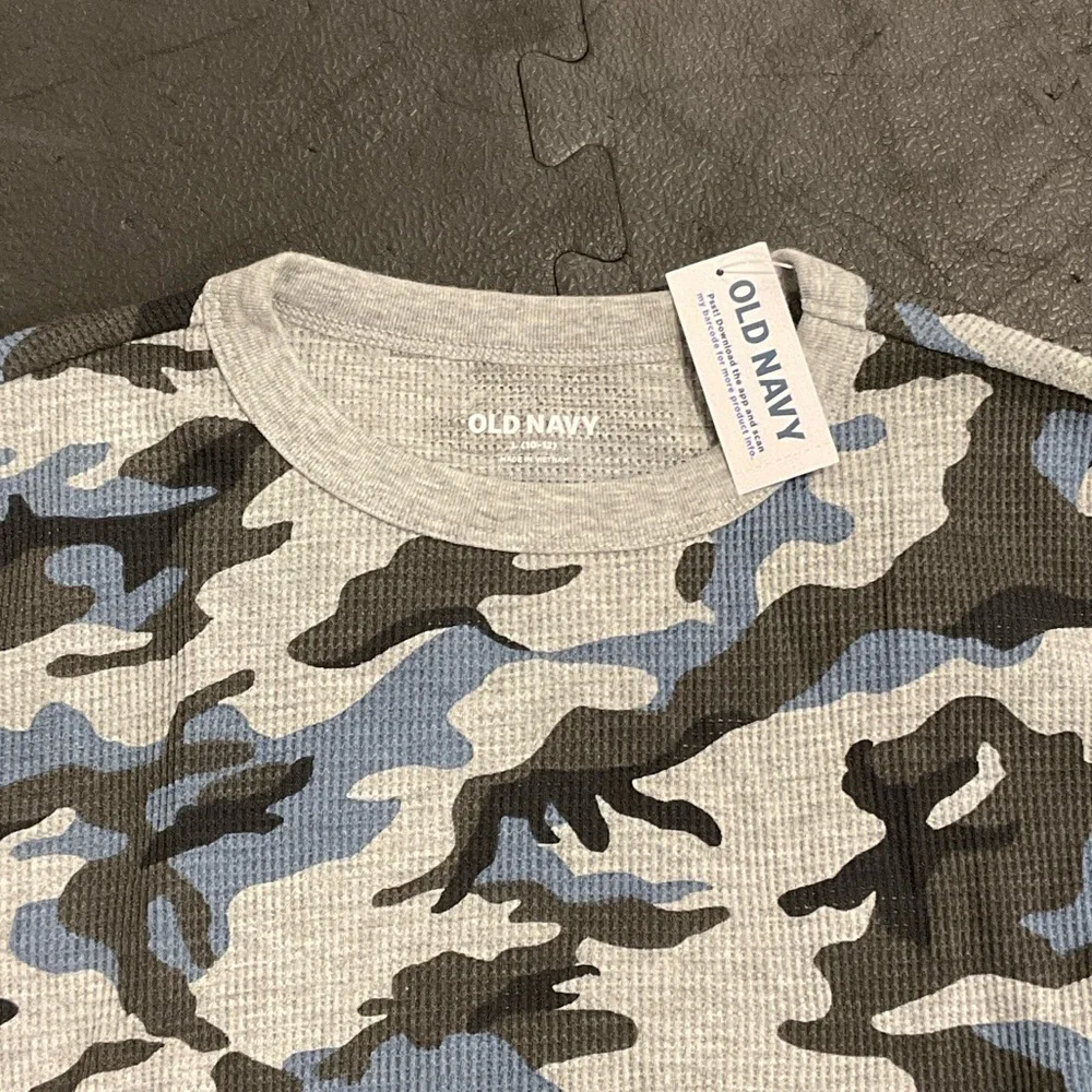 Old Navy Blue and Gray Camouflage Long Sleeve Tee